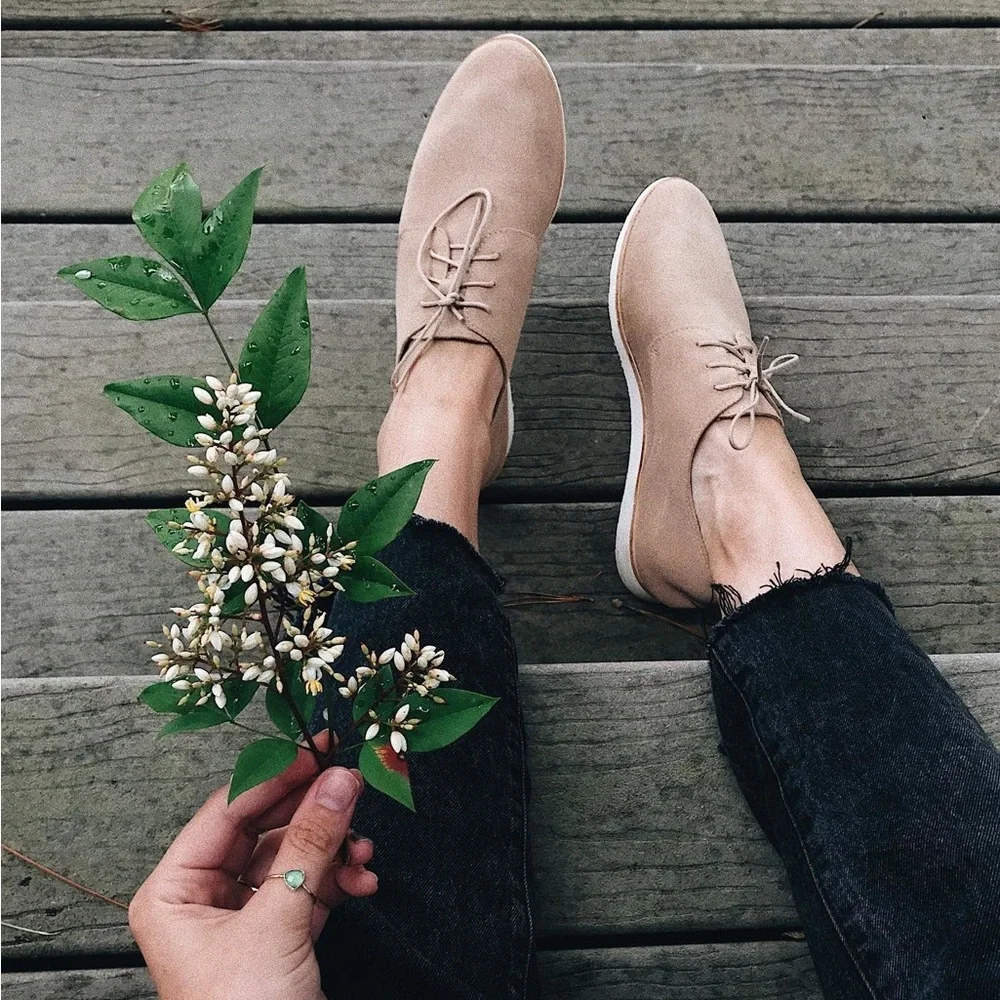 Nisolo‎ Sedona Travel Derby Shoe Tan Suede